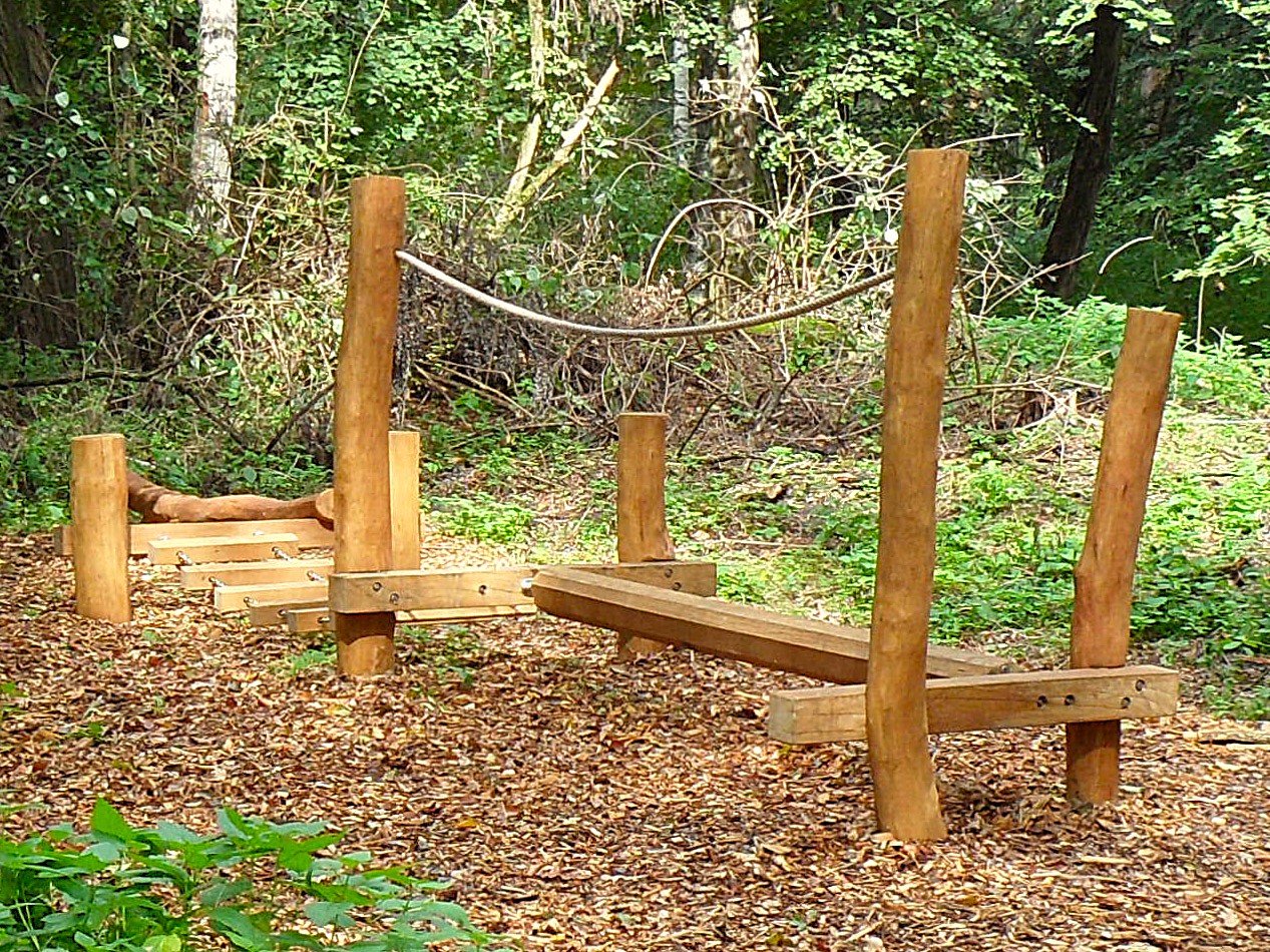 Station Balancieren mit Drehbalken 